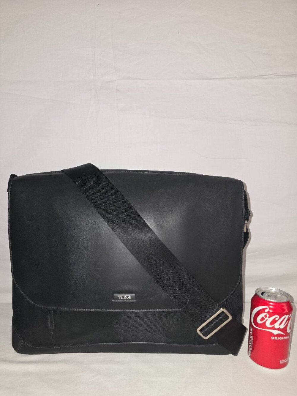 Tumi T Track Messenger Formula T Black Leather Briefcase Laptop Case Bag 2948DF